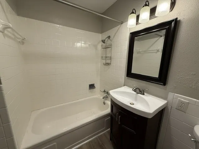 1820 E Kings Highway #247 Shreveport, LA 71105
