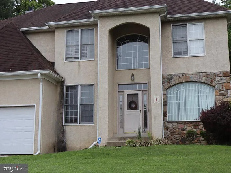 1 KATHRYN LANE Broomall, PA 19008