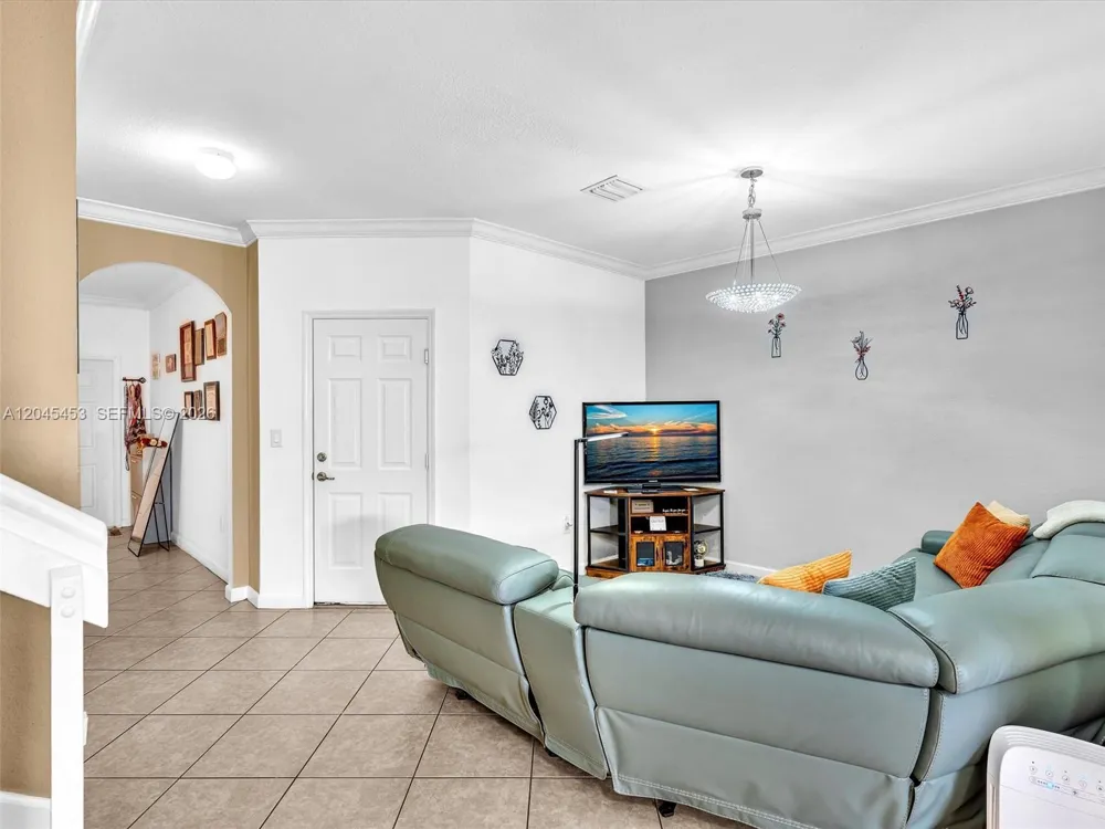 8887 SW 225th St Cutler Bay, FL 33190