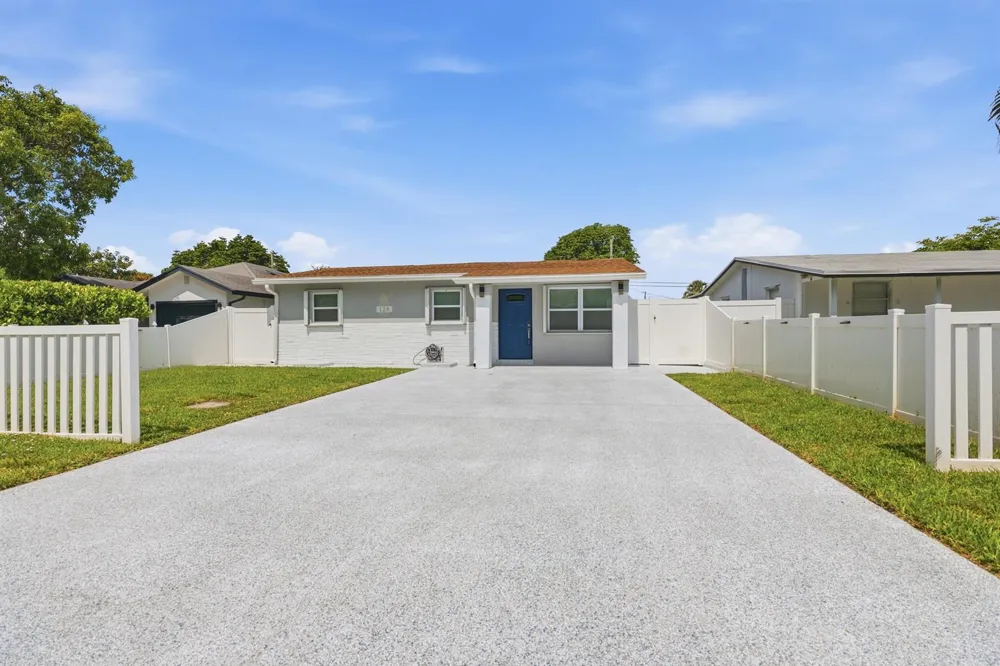 128 NW 10th Avenue Delray Beach, FL 33444