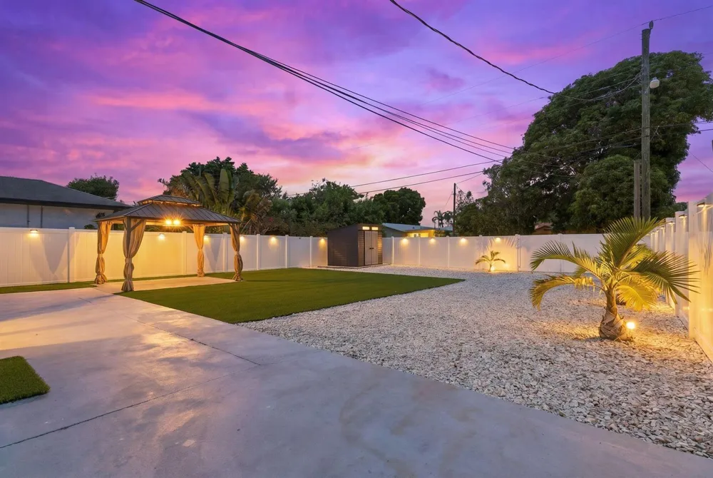 128 NW 10th Avenue Delray Beach, FL 33444