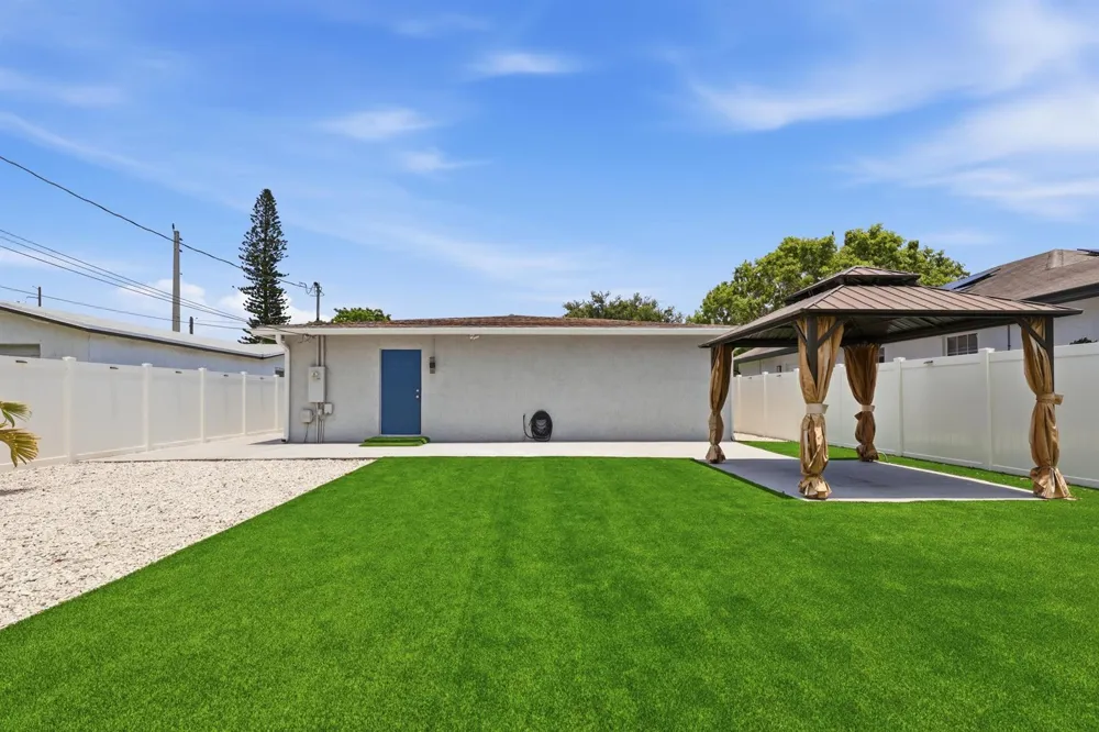 128 NW 10th Avenue Delray Beach, FL 33444