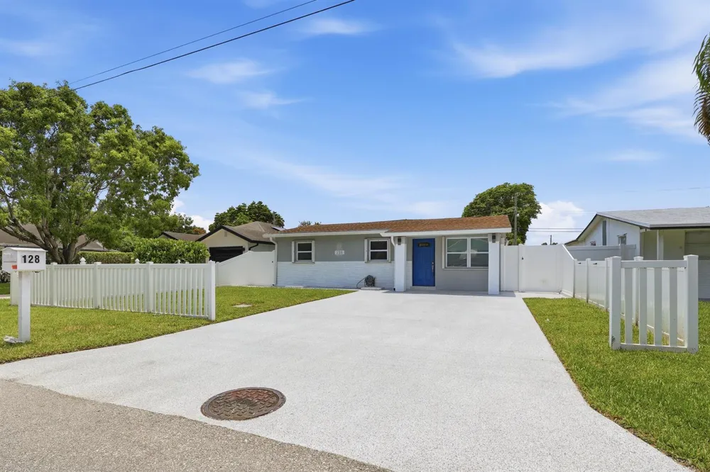 128 NW 10th Avenue Delray Beach, FL 33444