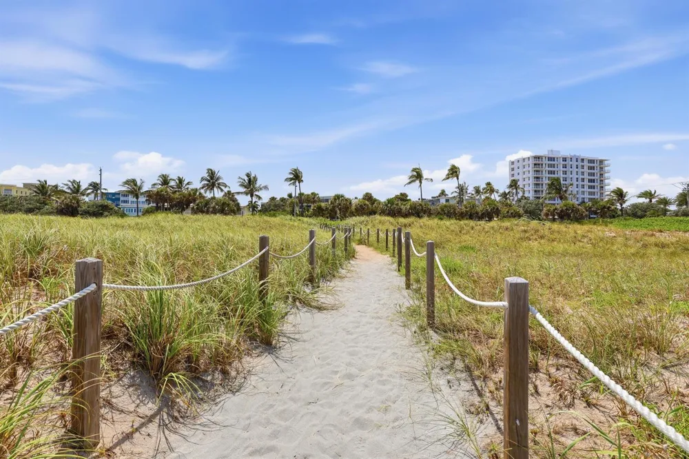 128 NW 10th Avenue Delray Beach, FL 33444