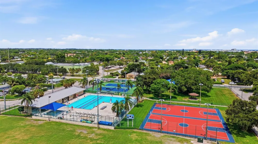 128 NW 10th Avenue Delray Beach, FL 33444