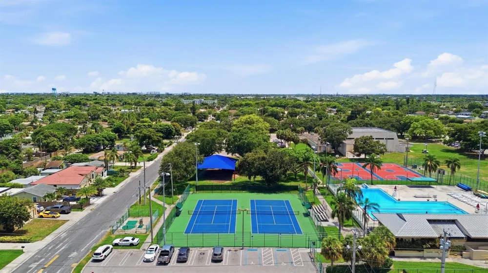 128 NW 10th Avenue Delray Beach, FL 33444