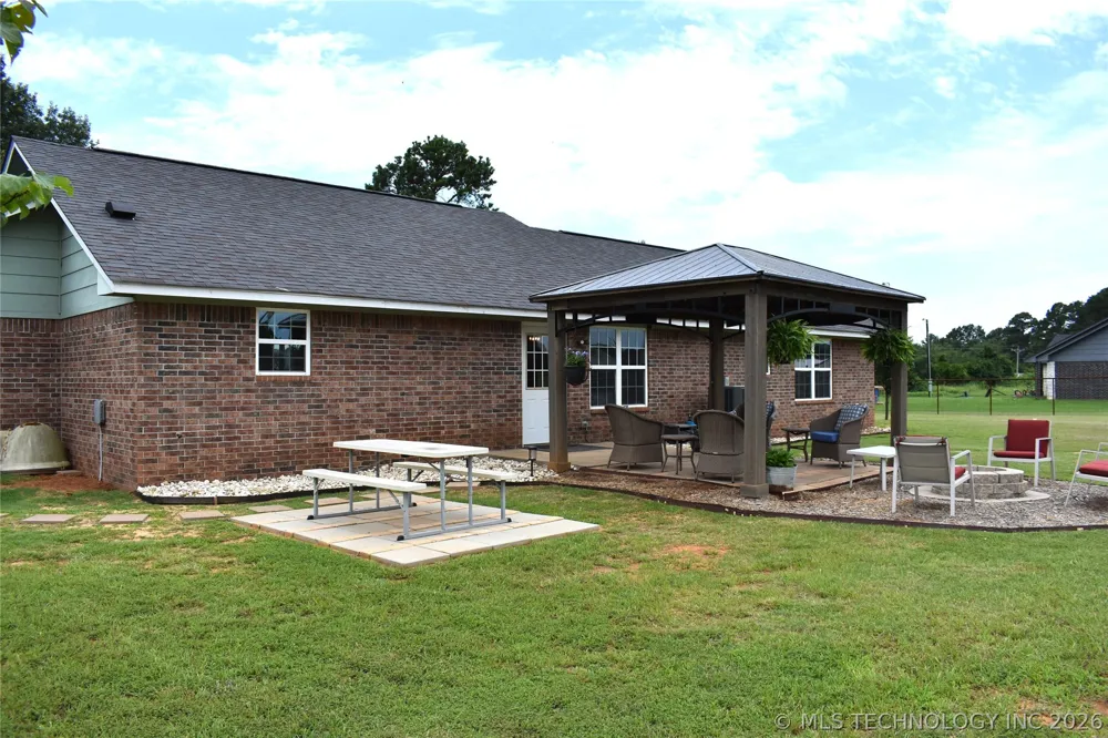 2921 E 2090 ROAD Hugo, OK 74743