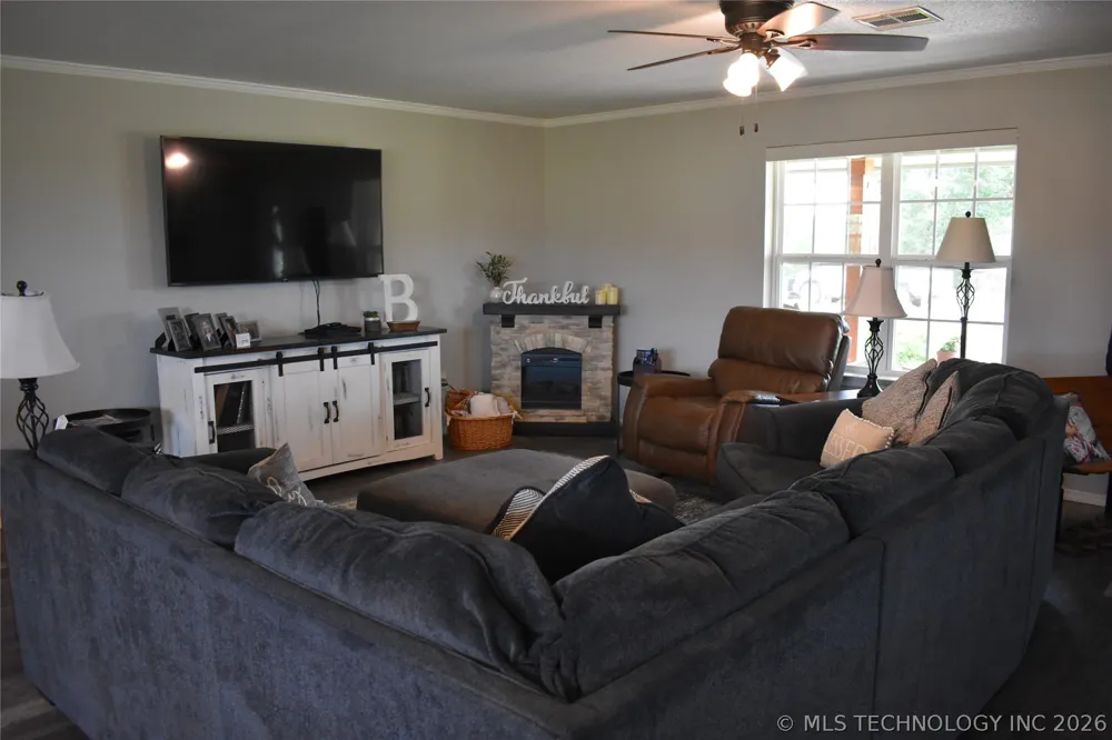 2921 E 2090 ROAD Hugo, OK 74743