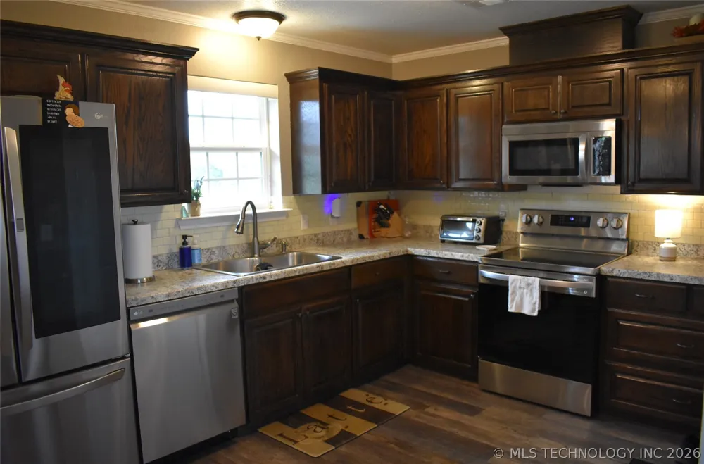 2921 E 2090 ROAD Hugo, OK 74743