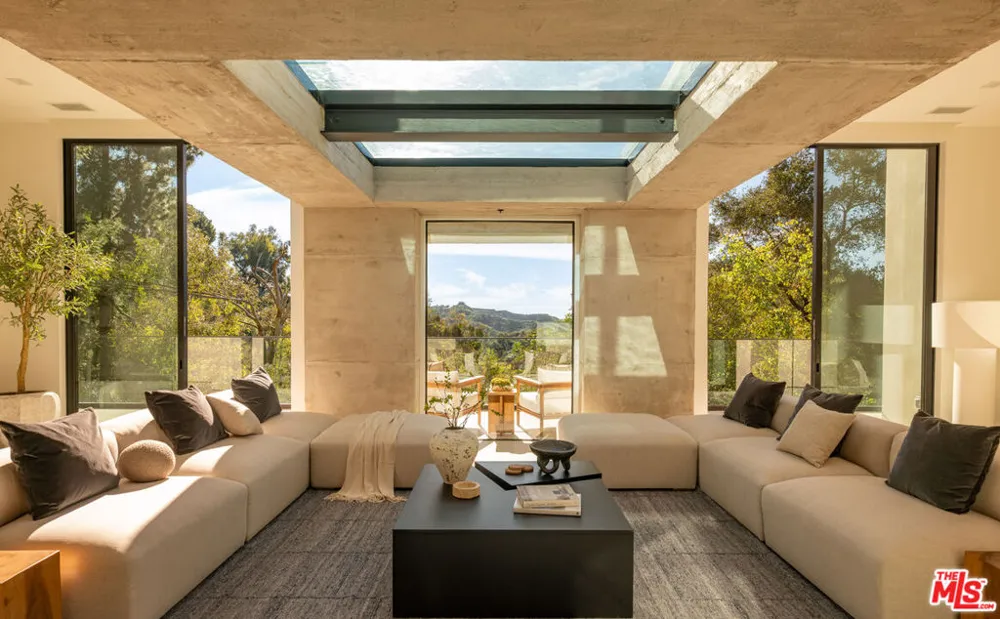 12752 Mulholland Drive Beverly Hills, CA 90210