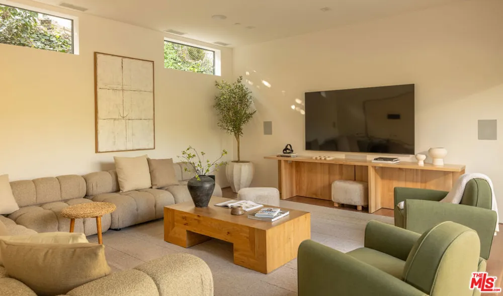 12752 Mulholland Drive Beverly Hills, CA 90210