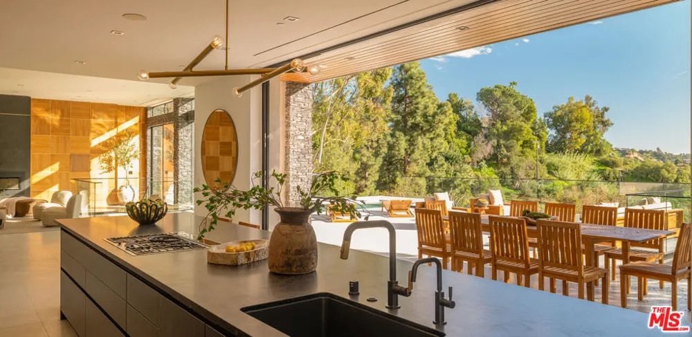 12752 Mulholland Drive Beverly Hills, CA 90210
