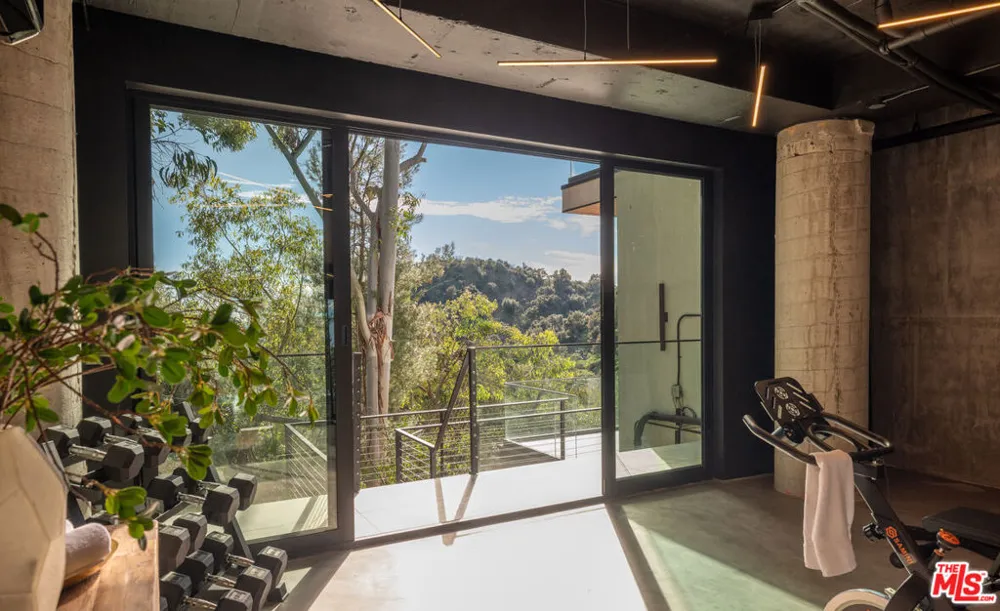 12752 Mulholland Drive Beverly Hills, CA 90210