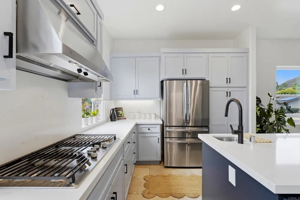 4305 Manchester Avenue Encinitas, CA 92024