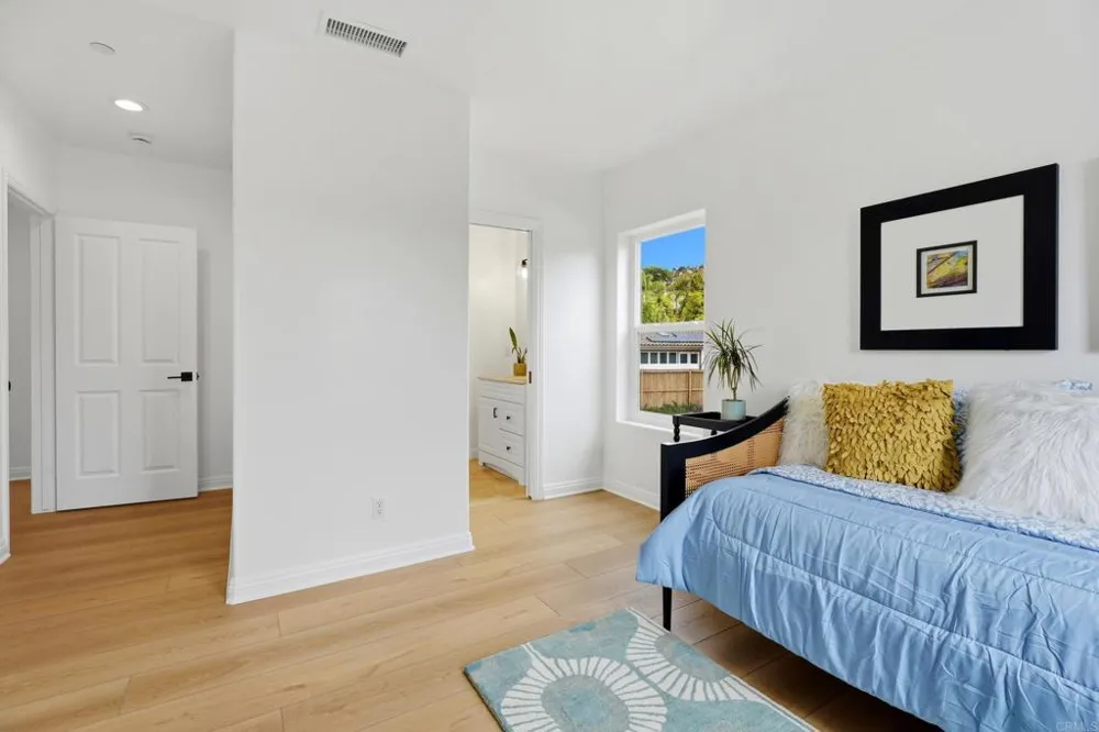 4305 Manchester Avenue Encinitas, CA 92024
