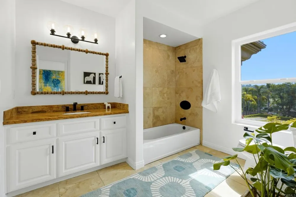 4305 Manchester Avenue Encinitas, CA 92024
