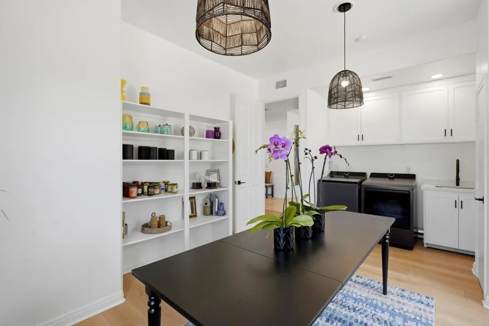4305 Manchester Avenue Encinitas, CA 92024