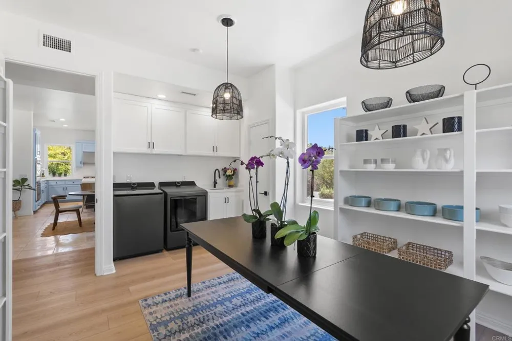 4305 Manchester Avenue Encinitas, CA 92024