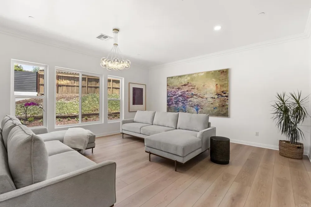 4305 Manchester Avenue Encinitas, CA 92024
