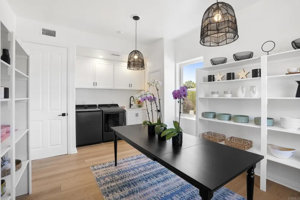 4305 Manchester Avenue Encinitas, CA 92024