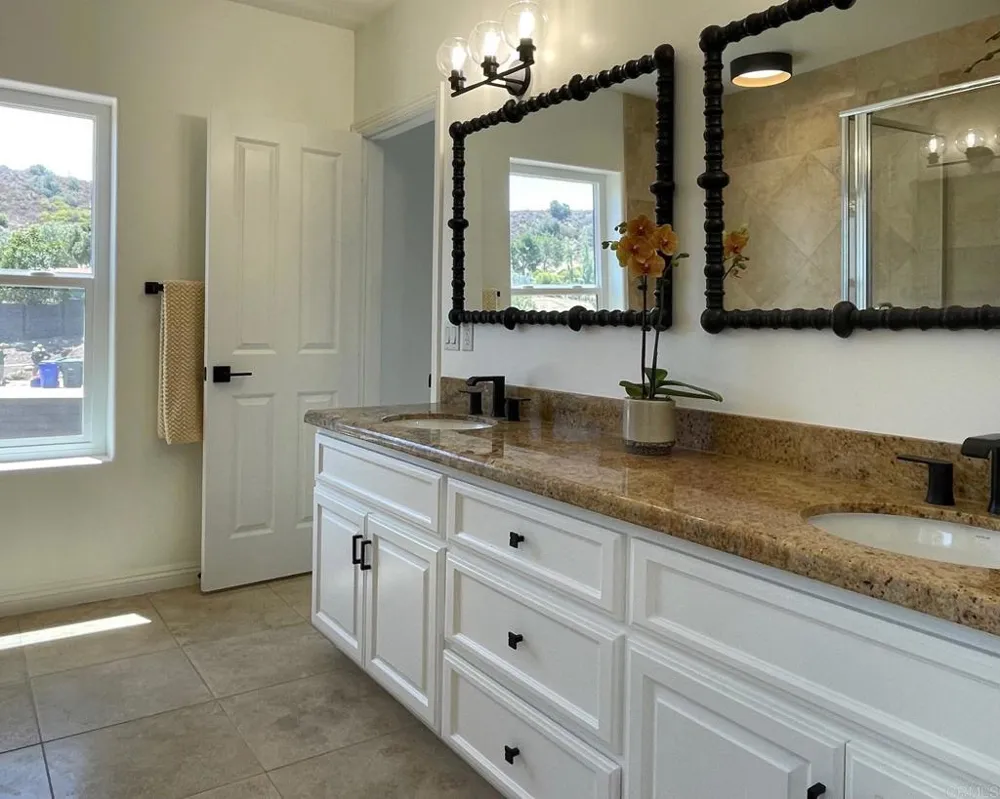 4305 Manchester Avenue Encinitas, CA 92024