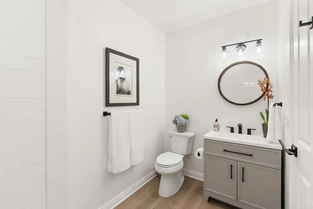 4305 Manchester Avenue Encinitas, CA 92024