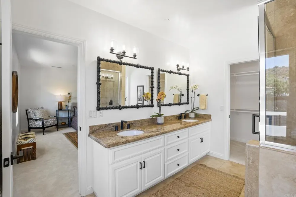 4305 Manchester Avenue Encinitas, CA 92024