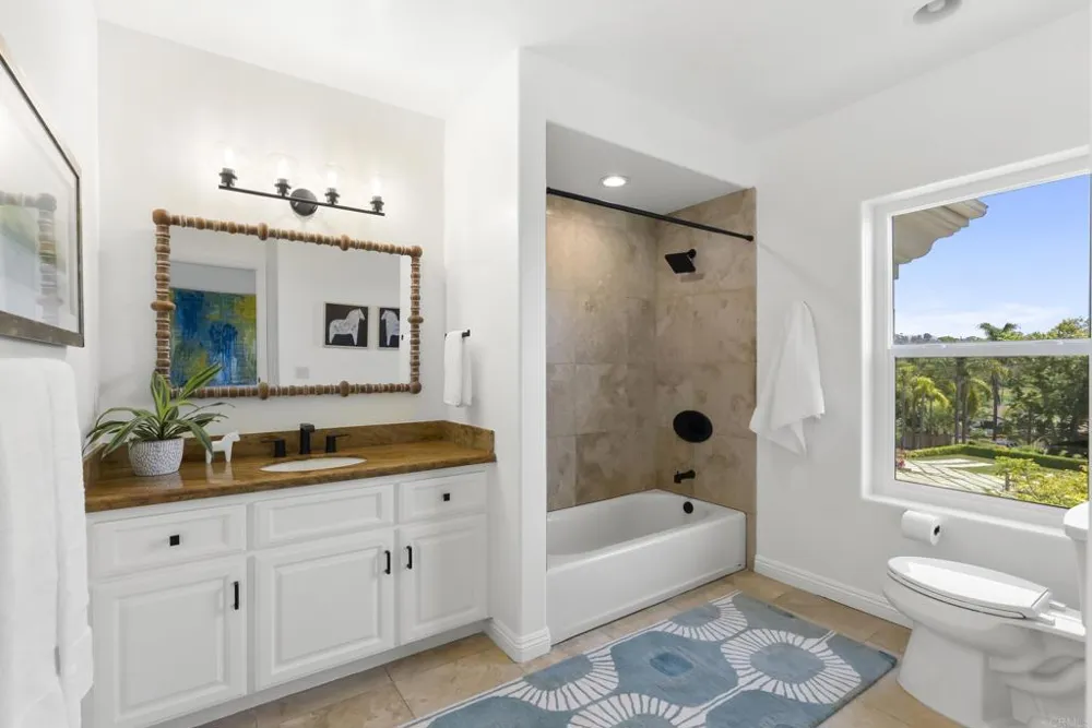 4305 Manchester Avenue Encinitas, CA 92024