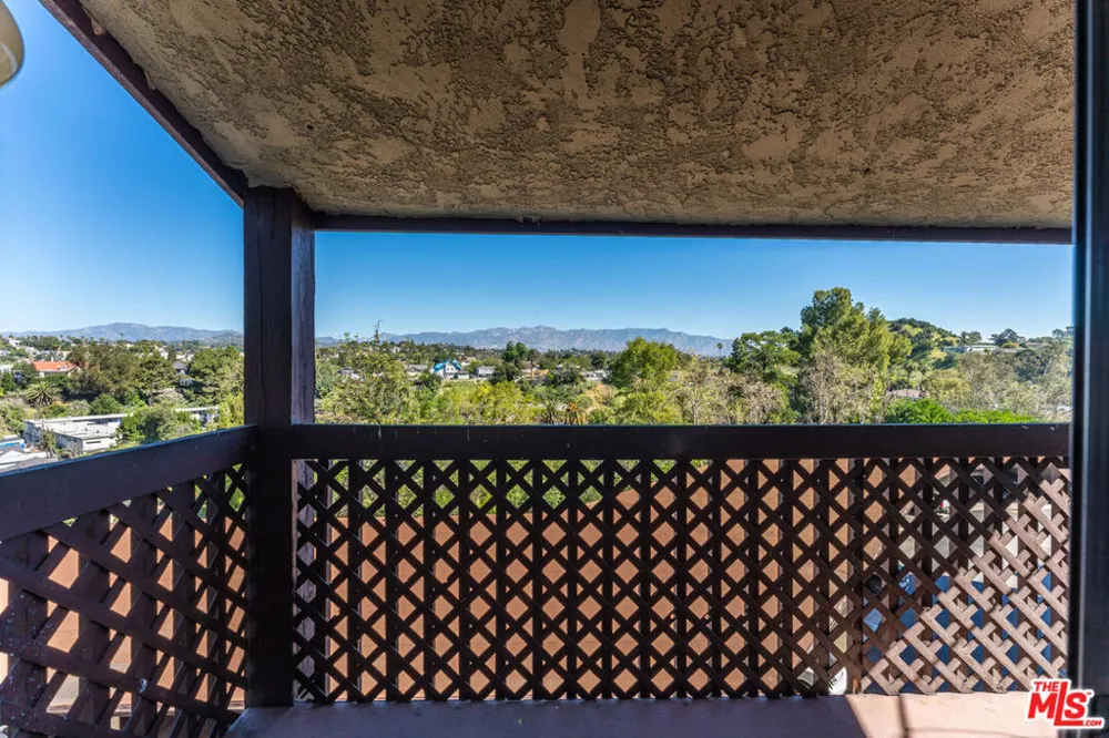 5870 Benner Street #304 Los Angeles, CA 90042