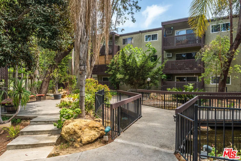 5870 Benner Street #304 Los Angeles, CA 90042