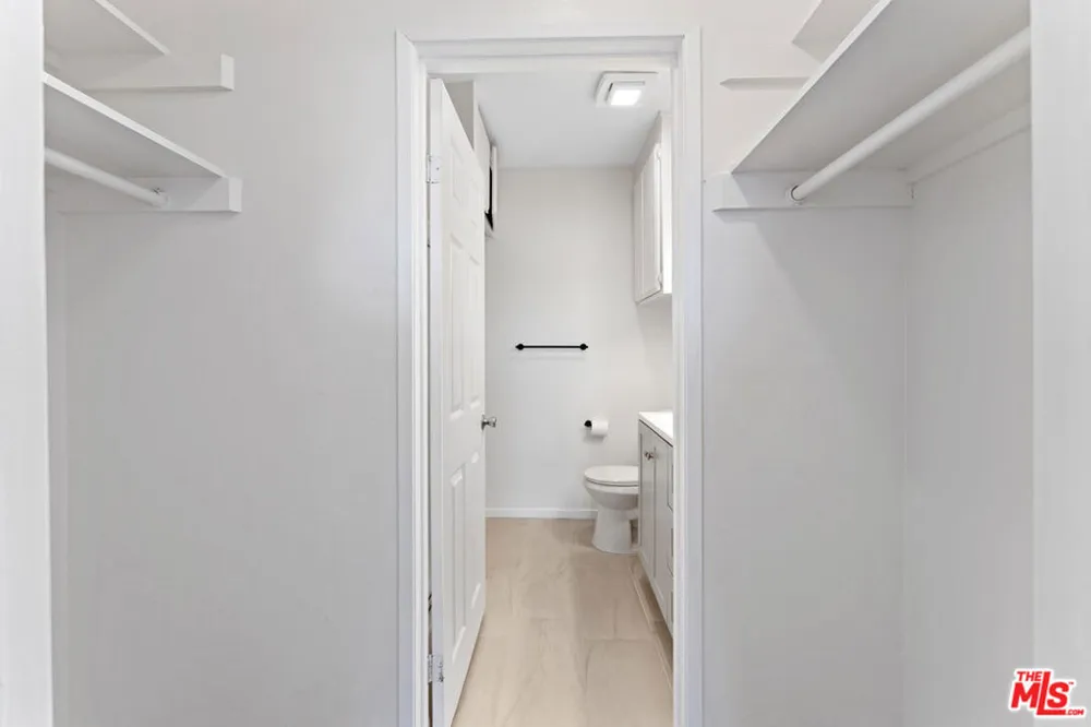 5870 Benner Street #304 Los Angeles, CA 90042