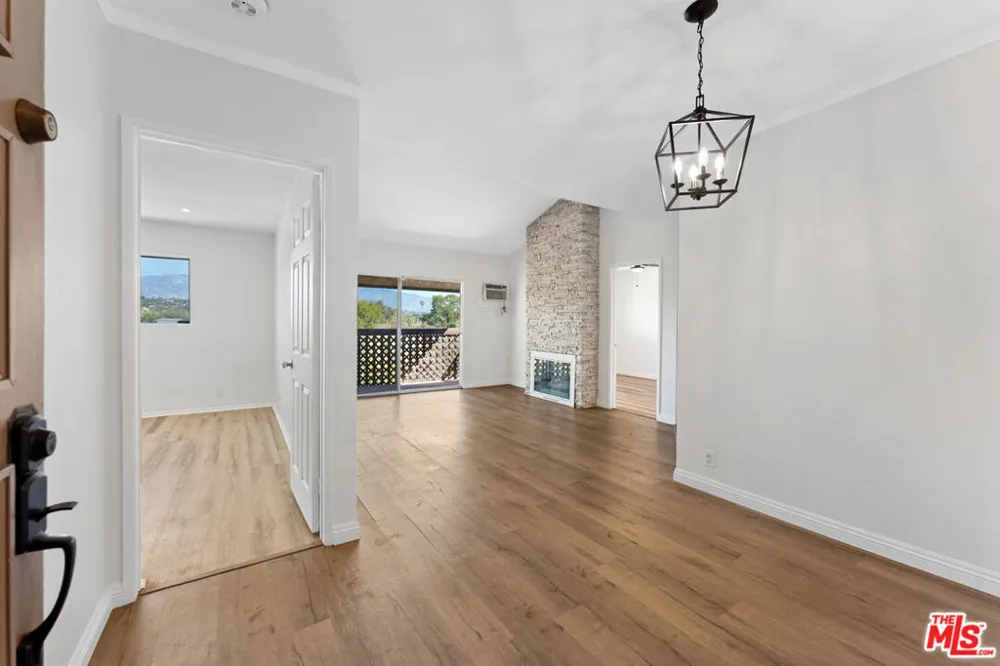 5870 Benner Street #304 Los Angeles, CA 90042