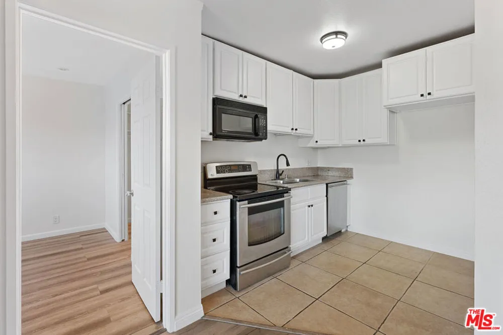 5870 Benner Street #304 Los Angeles, CA 90042