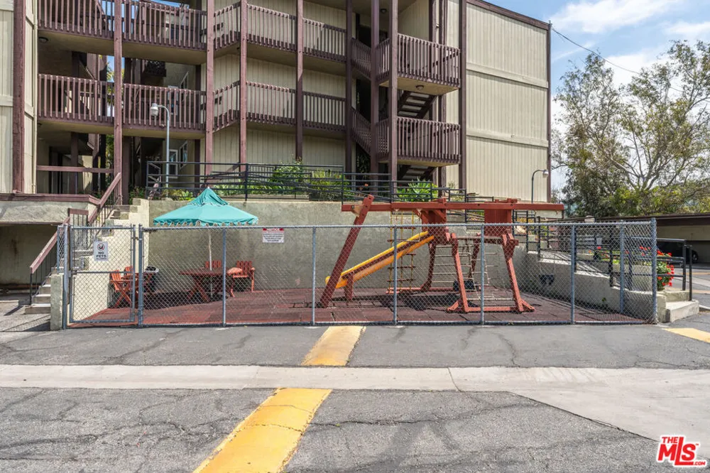 5870 Benner Street #304 Los Angeles, CA 90042