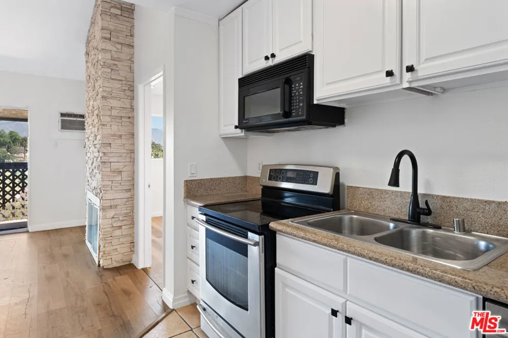 5870 Benner Street #304 Los Angeles, CA 90042
