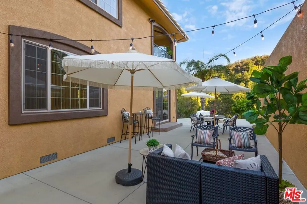 2529 TOPANGA SKYLINE DRIVE Topanga, CA 90290