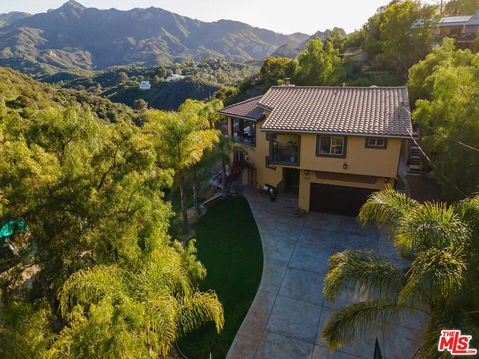 2529 TOPANGA SKYLINE DRIVE Topanga, CA 90290