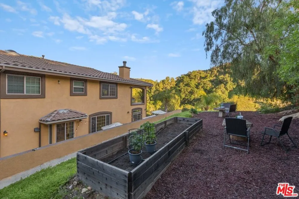 2529 TOPANGA SKYLINE DRIVE Topanga, CA 90290