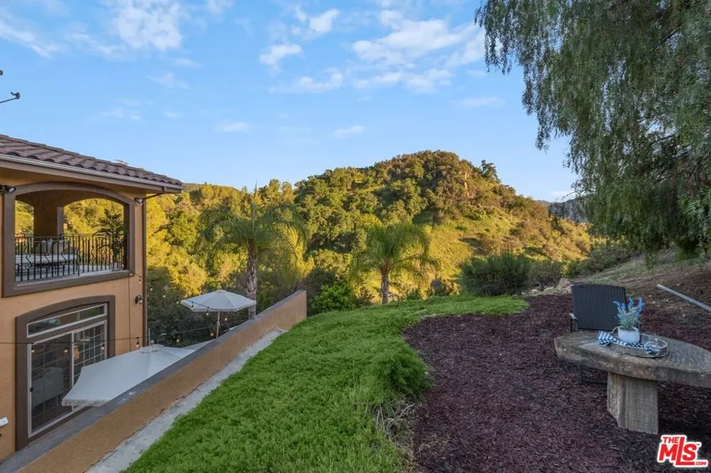 2529 TOPANGA SKYLINE DRIVE Topanga, CA 90290