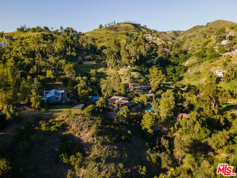 2529 TOPANGA SKYLINE DRIVE Topanga, CA 90290