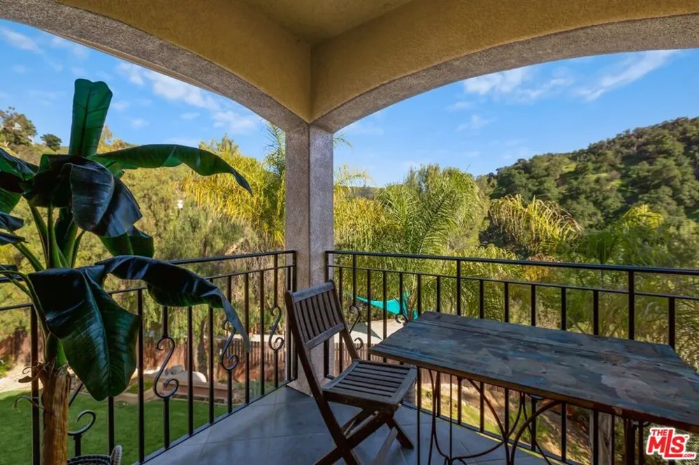2529 TOPANGA SKYLINE DRIVE Topanga, CA 90290