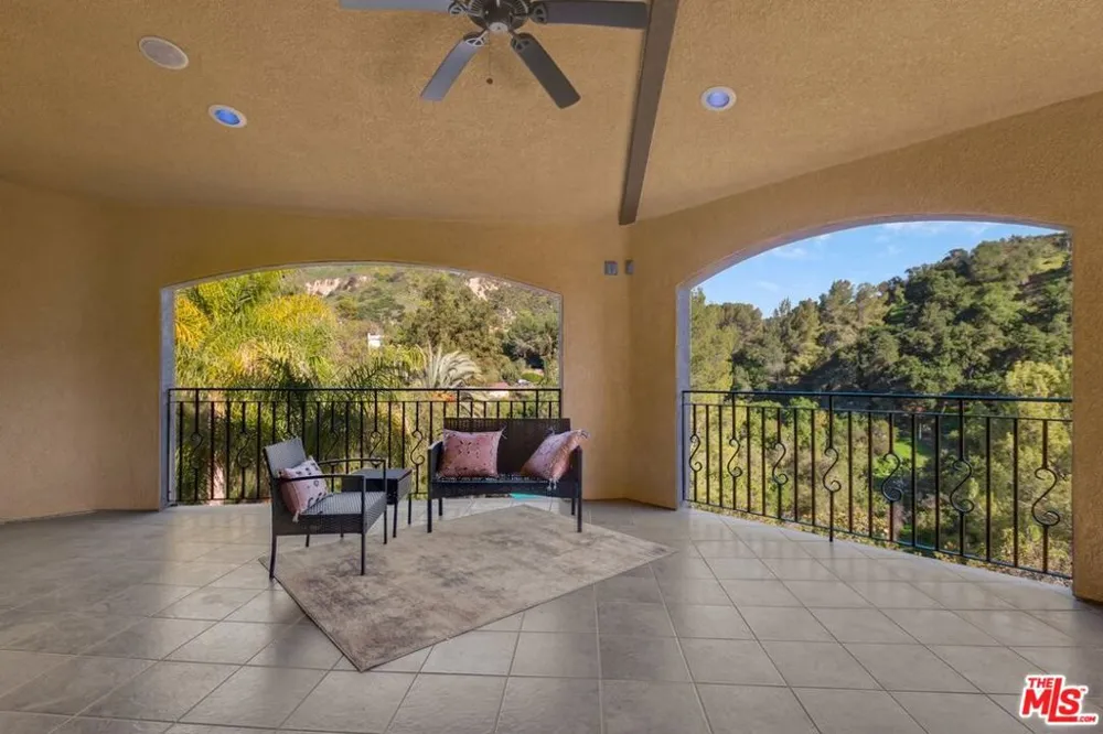 2529 TOPANGA SKYLINE DRIVE Topanga, CA 90290
