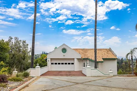 4235 Casa De Machado