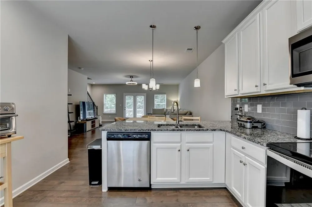 2719 Hedgeway Circle Kennesaw, GA 30144