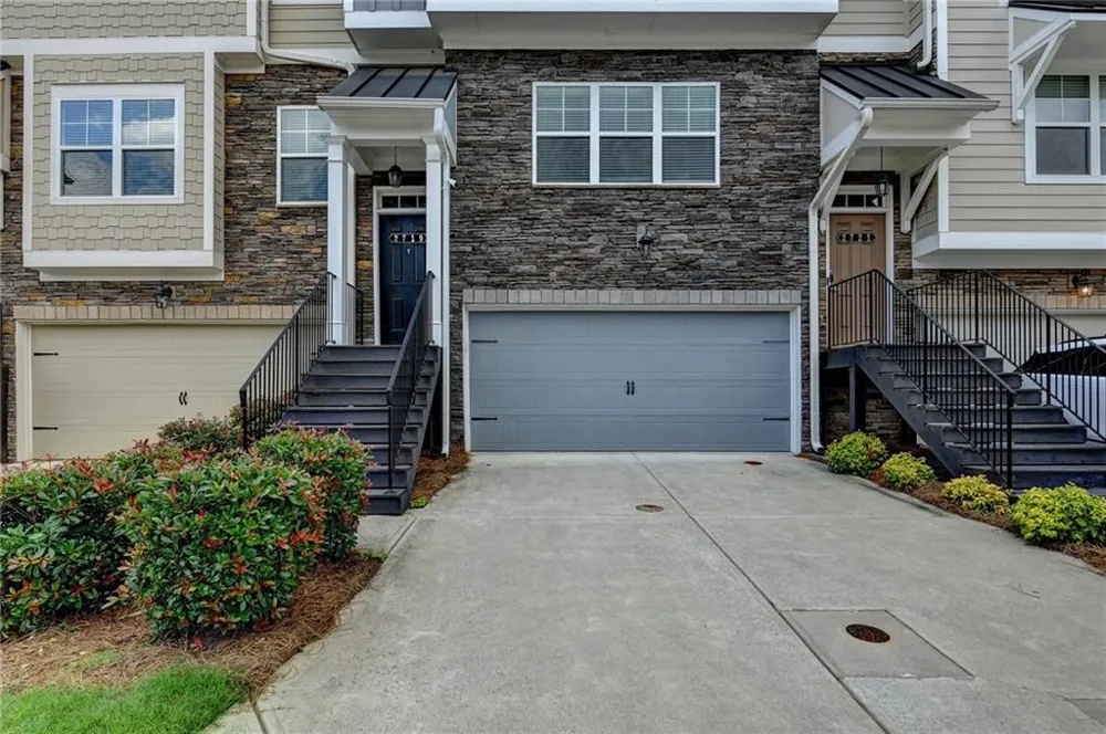 2719 Hedgeway Circle Kennesaw, GA 30144