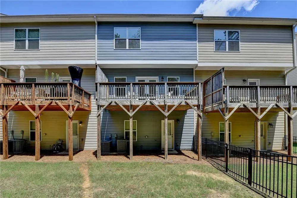 2719 Hedgeway Circle Kennesaw, GA 30144