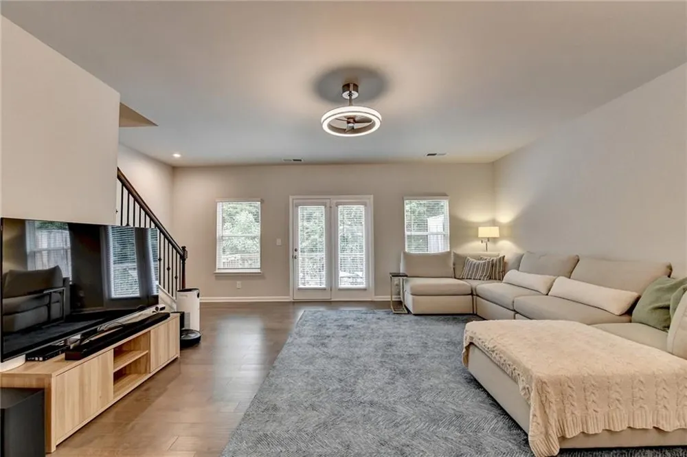 2719 Hedgeway Circle Kennesaw, GA 30144