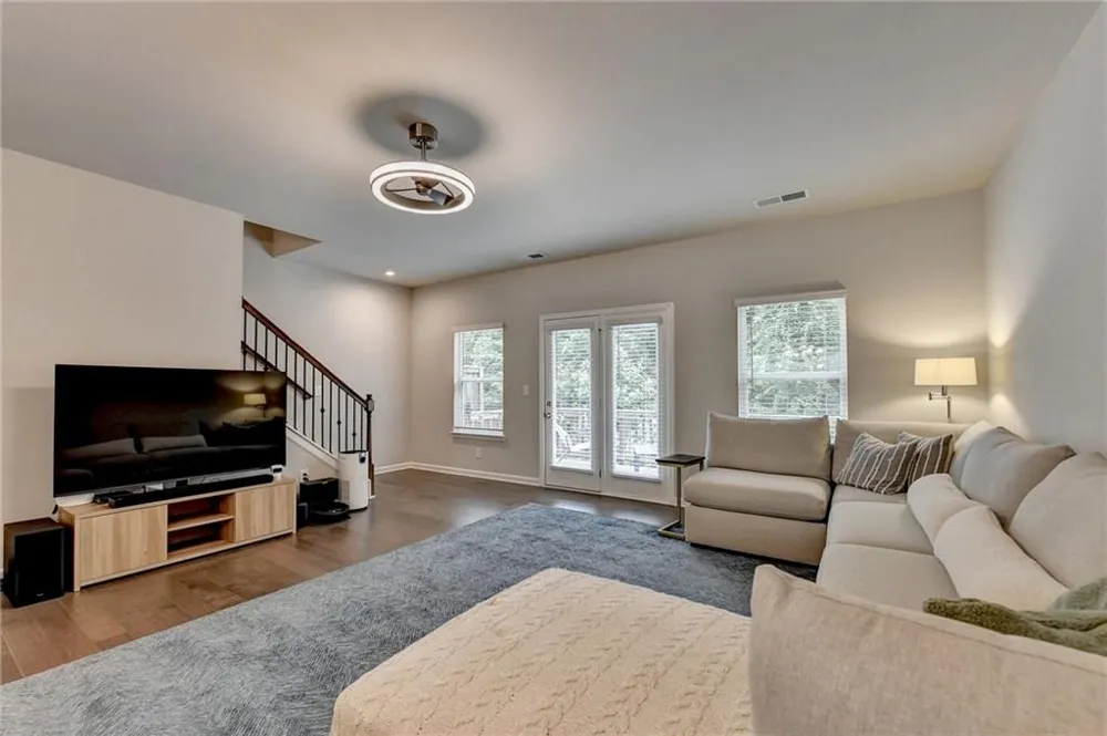 2719 Hedgeway Circle Kennesaw, GA 30144