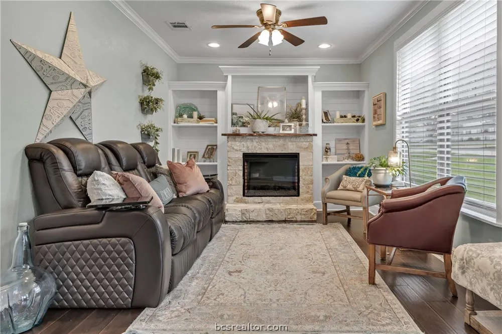 502 W Fawn Street Caldwell, TX 77836