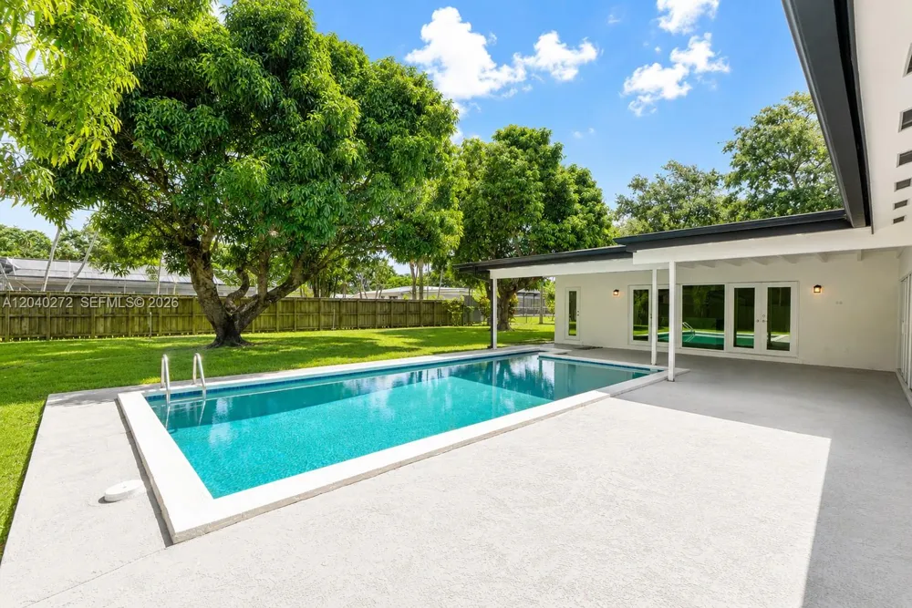 8265 SW 149th Dr Palmetto Bay, FL 33158